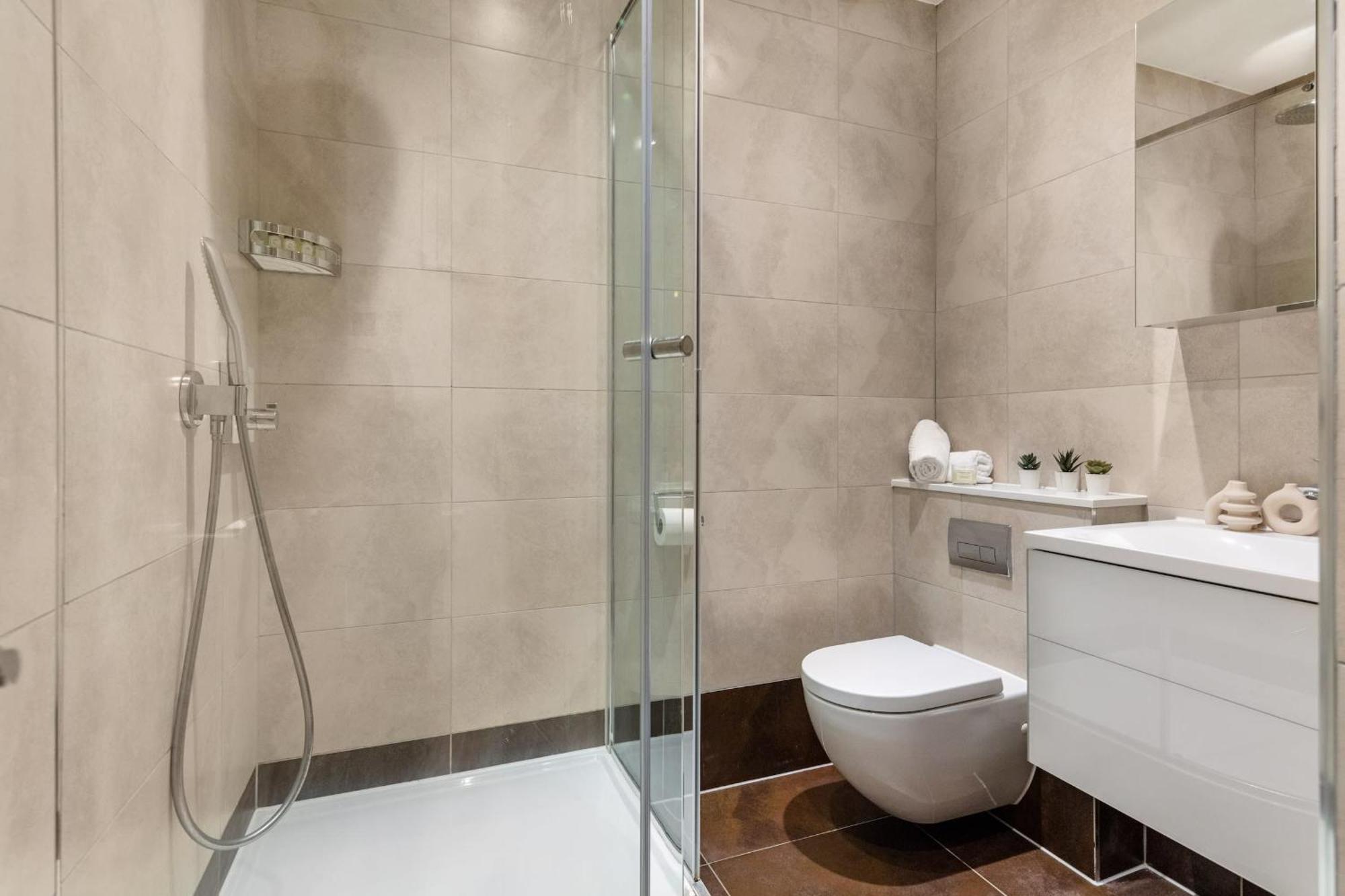 2Br In Soho - Charlotte Street - Cityapartmentstay Лондон Экстерьер фото